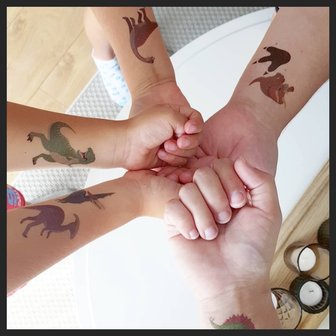 Tattoo dino