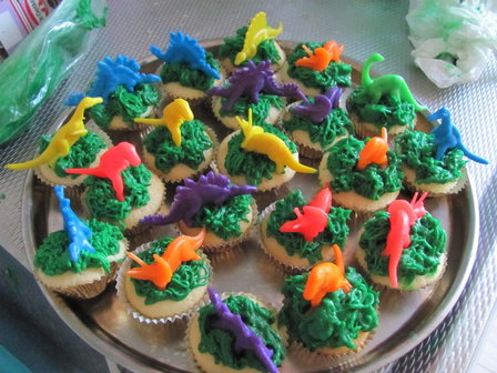 dinosaurus voor cake