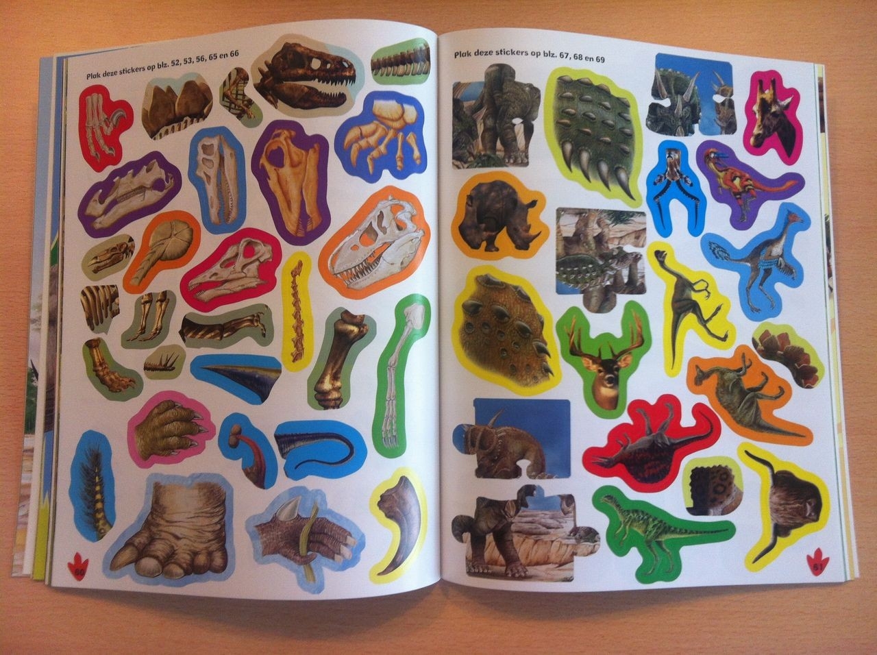 Handschrift Arab Voorkomen Reuze Stickerboek met 500 stickers - Dinosaurussen l Dinoworld - Dinoworld