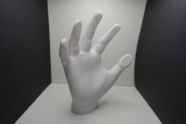 Wandbeugel hand voor ballen (wit) - Voetbalhandhouder - Wandhouder (21 x 17 x 8 cm)