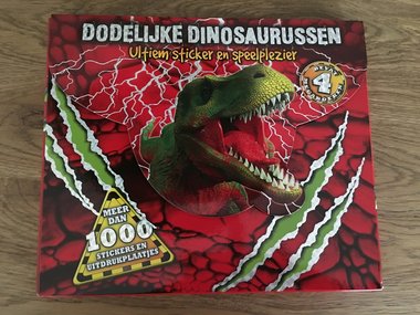 Sticker en Spelboek: Dodelijke dinosaurussen